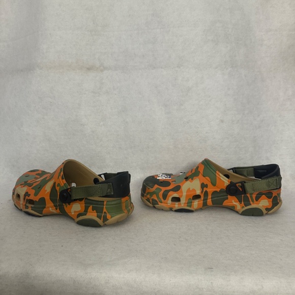 Camo Crocs with Star Wars Charms Mens size 9 / Women's size 11 Gently worn - Picture 6 of 8
